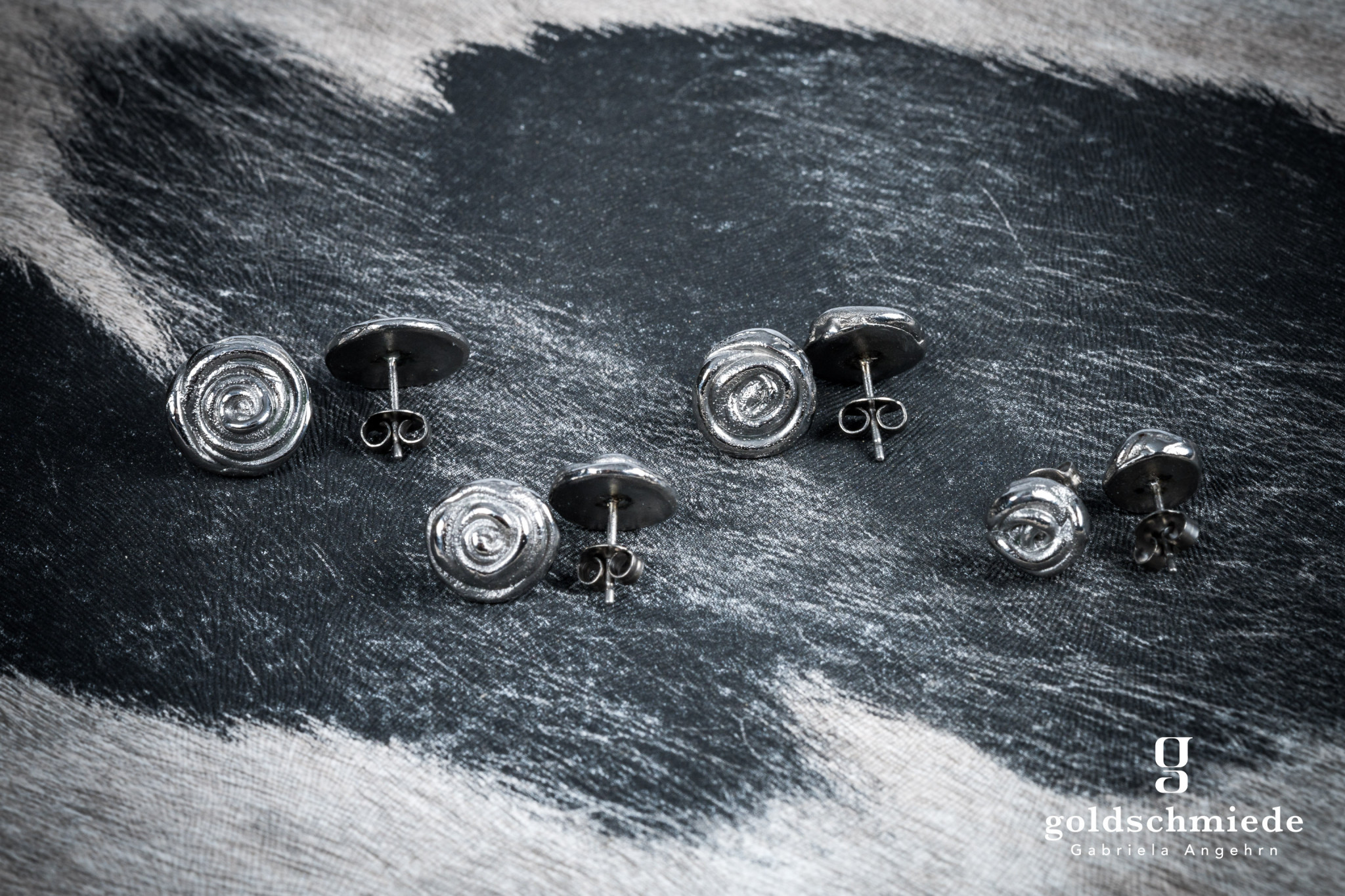 20221117-22003-titan-ohrstecker-goldschmiede-gabriela-angehrn.jpg