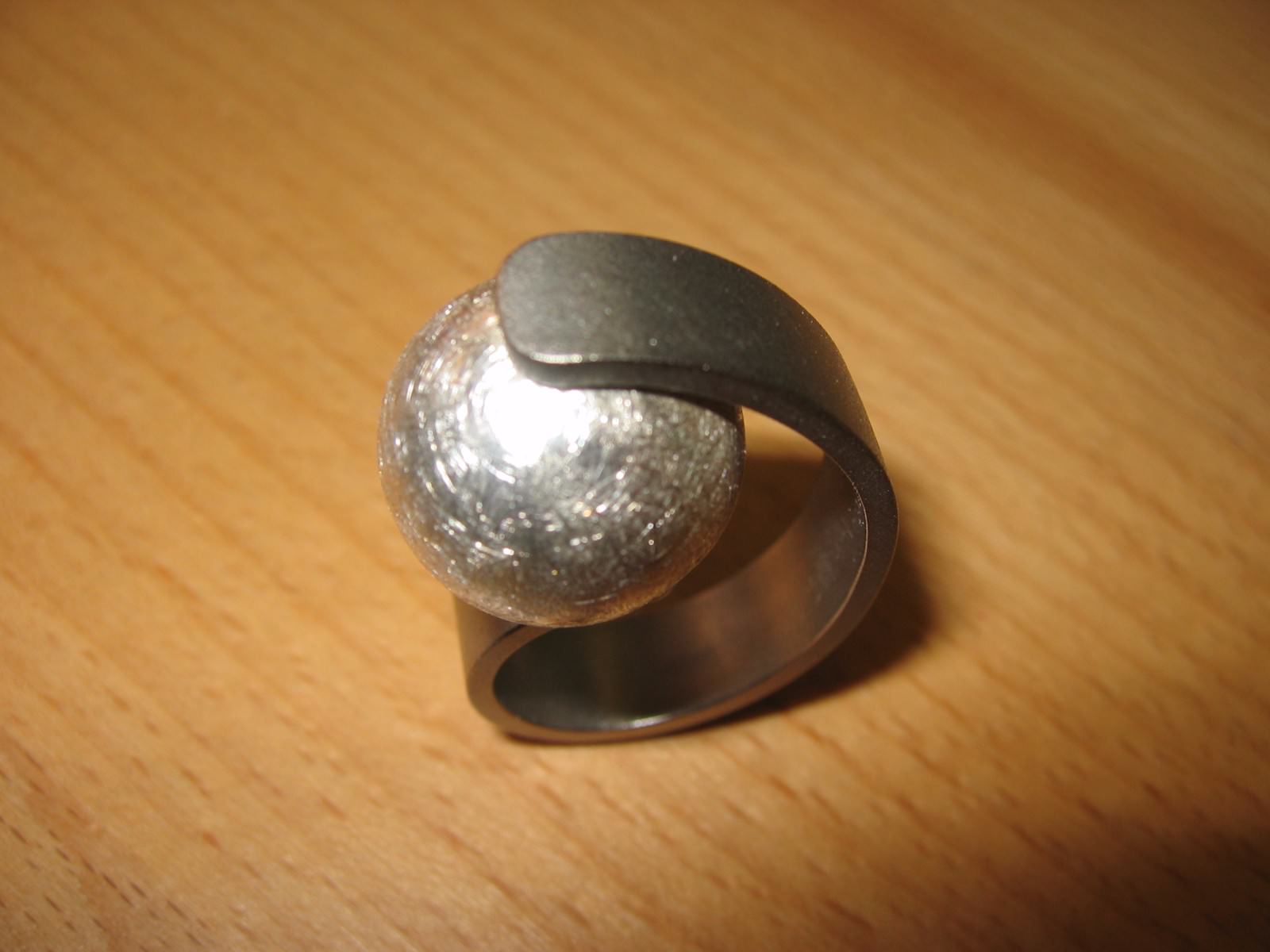 20120114-Titanring-Silberkugel.JPG
